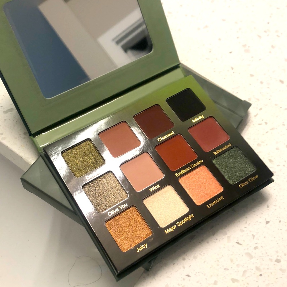 NWT Violet Voss Olive You Forever Eye Shadow